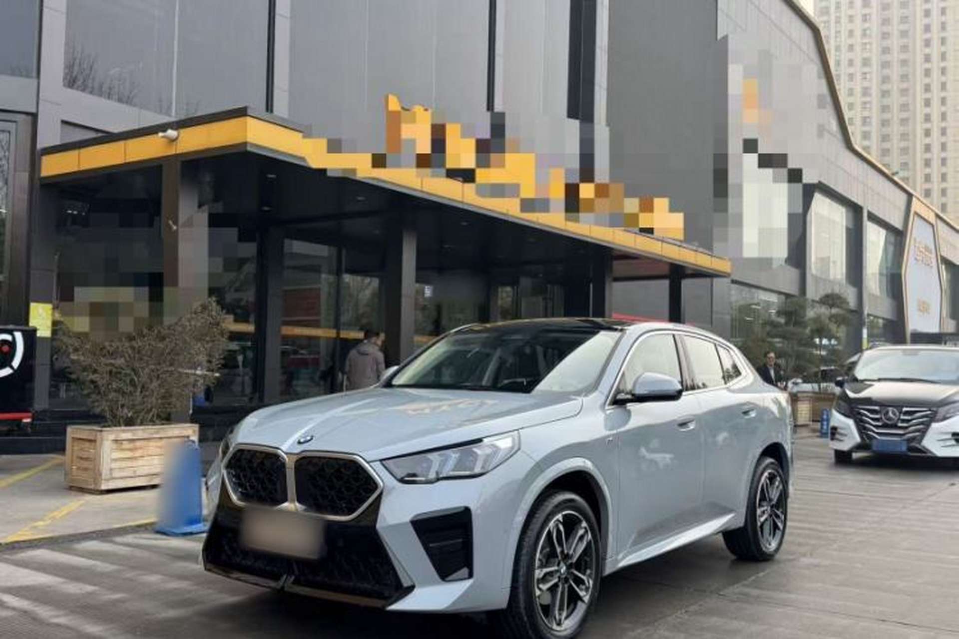 Used BMW X2 2024 sDrive25i M Sport Package Front Left 45 Deg