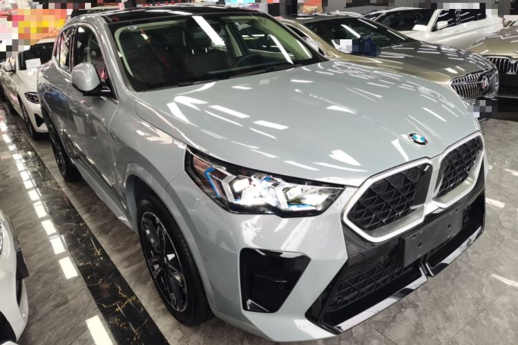 Used BMW X2 2024 sDrive25i M Sport Package Front Right 45 Deg