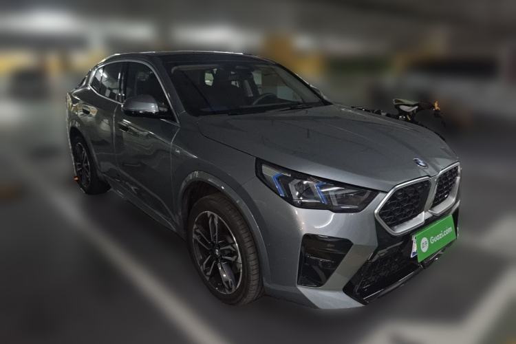 Used BMW X2 2024 sDrive25i M Sport Package Front Right 45 Deg