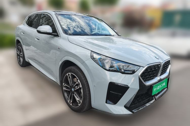 Used BMW X2 2024 sDrive25i M Sport Package Front Right 45 Deg