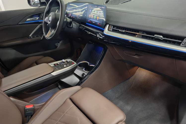 Used BMW X2 2024 sDrive25i M Sport Package Interior 10