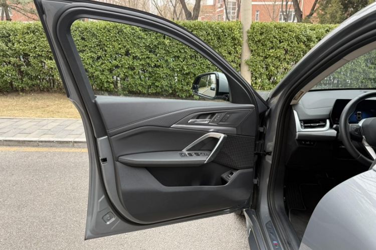 Used BMW X2 2024 sDrive25i M Sport Package Interior 11