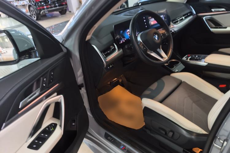 Used BMW X2 2024 sDrive25i M Sport Package Interior 3