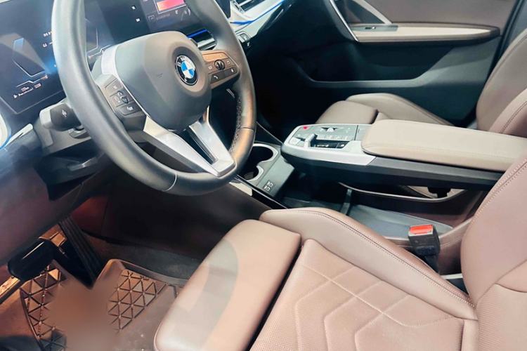 Used BMW X2 2024 sDrive25i M Sport Package Interior 6