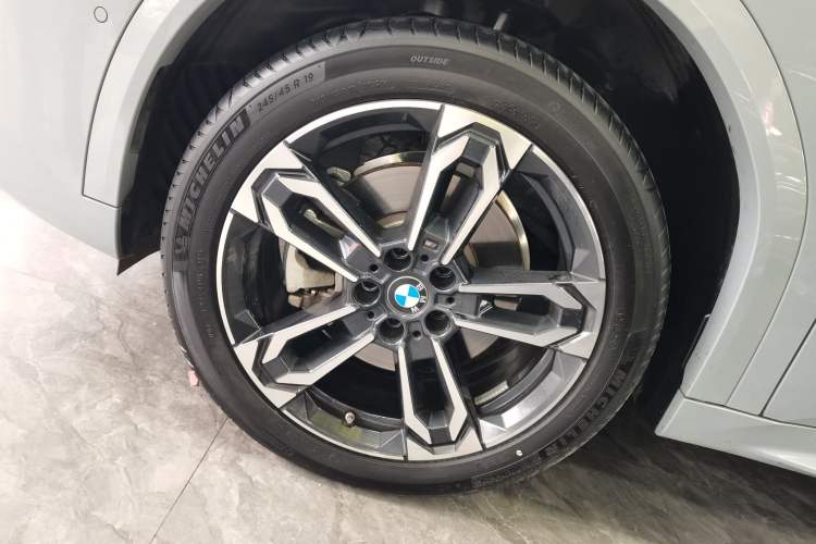 Used BMW X2 2024 sDrive25i M Sport Package Left Front Wheel Hub