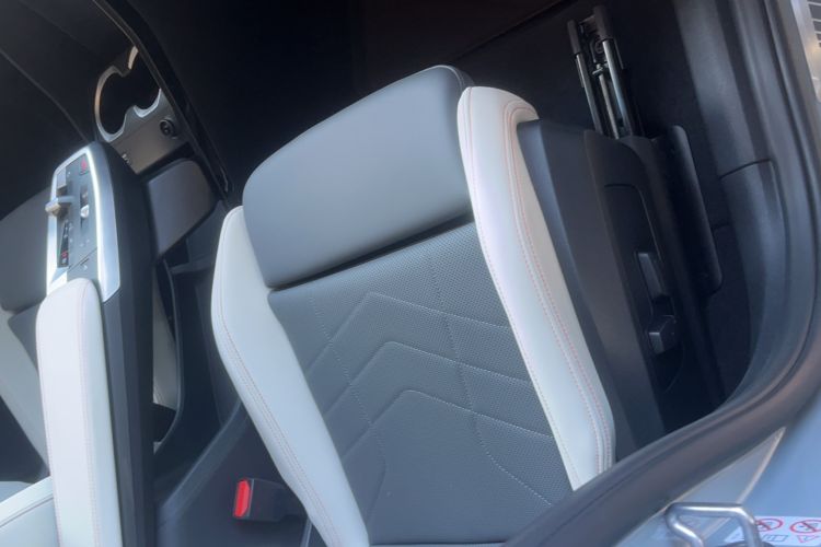 Used BMW X2 2024 sDrive25i M Sport Package Right Front Seat