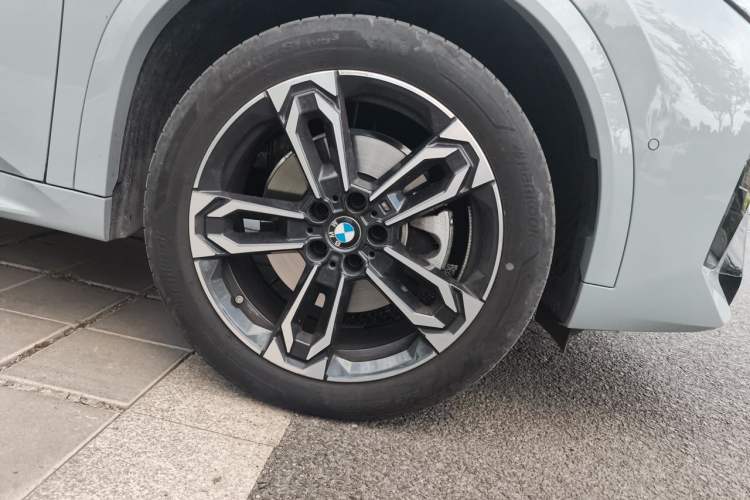 Used BMW X2 2024 sDrive25i M Sport Package Right Front Wheel Hub