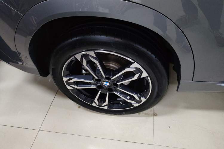 Used BMW X2 2024 sDrive25i M Sport Package Right Rear Wheel Hub