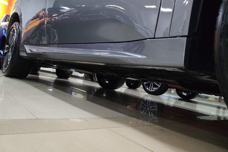 Used BMW X2 2024 sDrive25i M Sport Package Right Side Sill