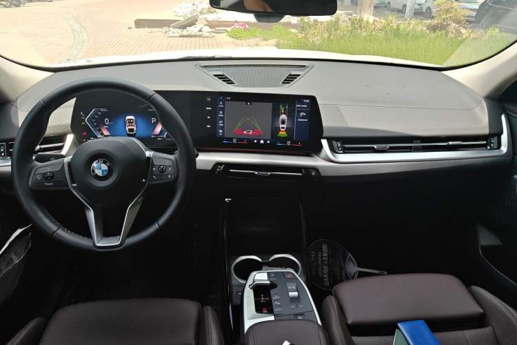 Used BMW X2 2024 sDrive25i M Sport Package Center Console