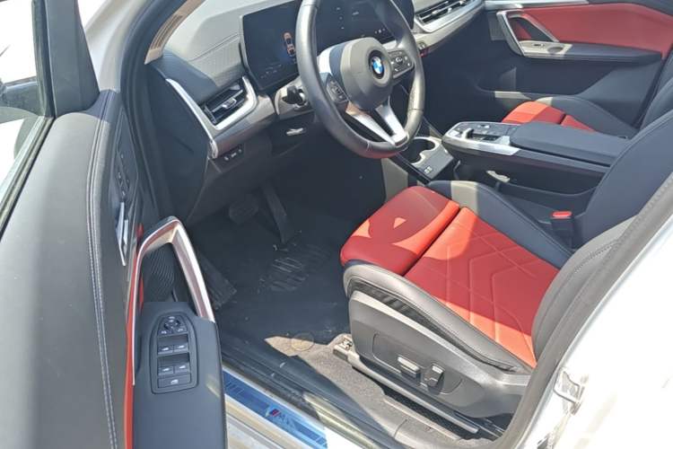 Used BMW X2 2024 sDrive25i M Sport Package Driver Seat