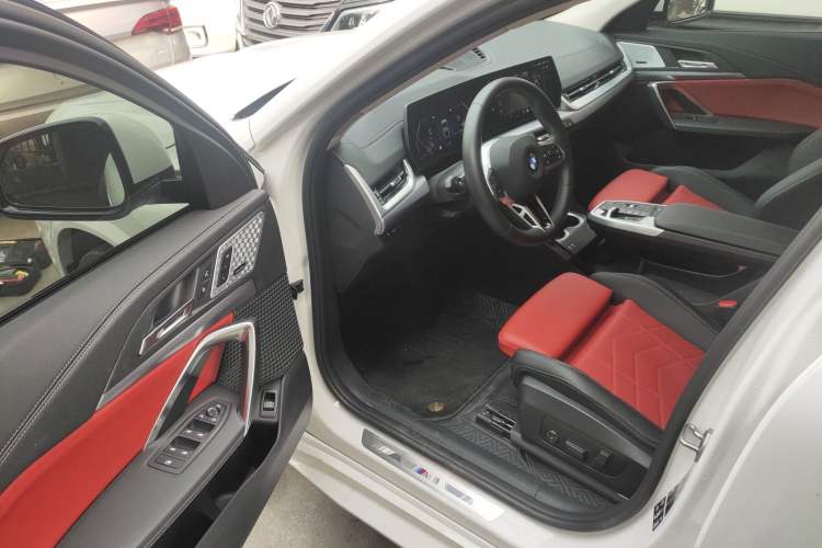 Used BMW X2 2024 xDrive25i M Sport Night Edition package Driver Seat