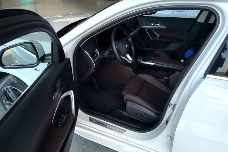 Used BMW X2 2024 sDrive25i M Sport Package Driver Seat
