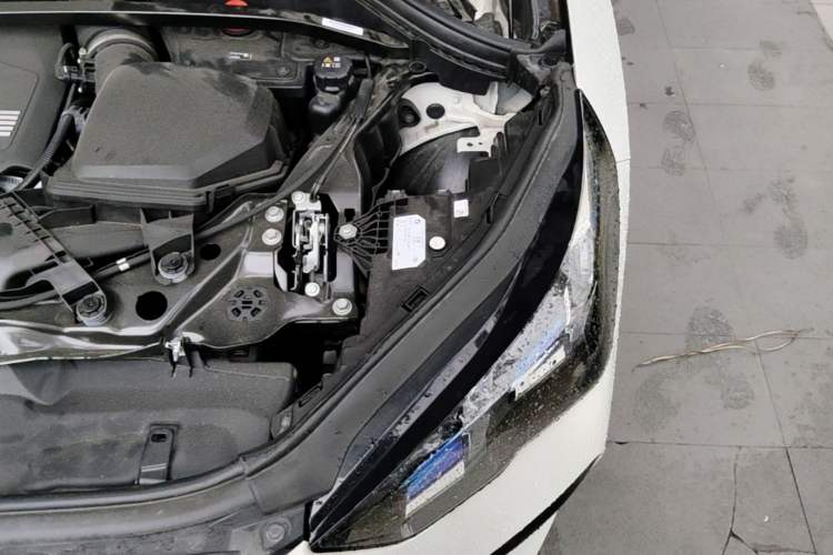 Used BMW X2 2024 sDrive25i M Sport Package Engine Bay Left