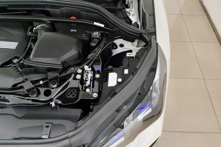 Used BMW X2 2024 sDrive25i M Sport Package Engine Bay Left