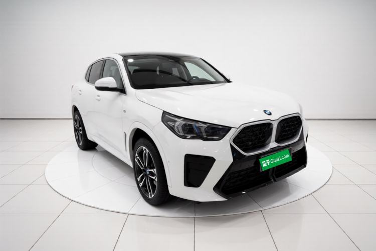Used BMW X2 2024 sDrive25i M Sport Package Front Right 45 Deg
