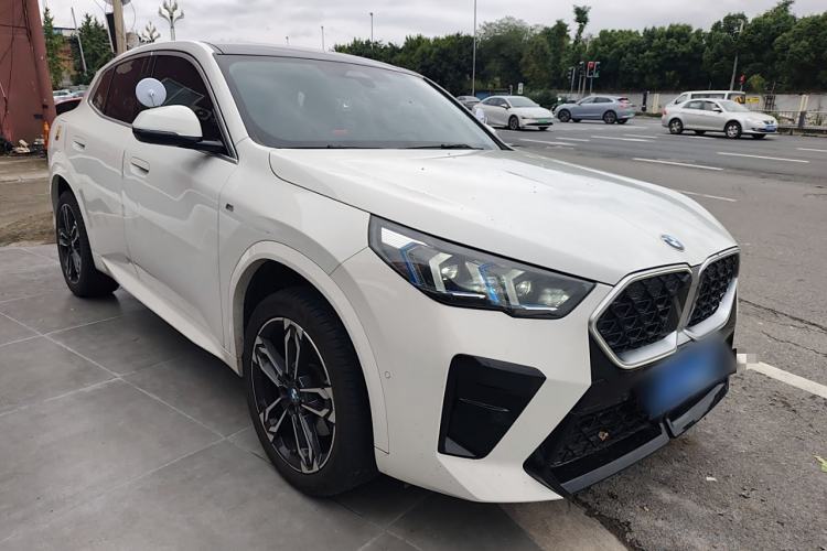 Used BMW X2 2024 sDrive25i M Sport Package Front Right 45 Deg