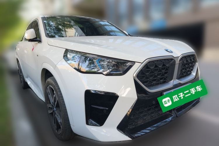 Used BMW X2 2024 sDrive25i M Sport Package Front Right 45 Deg