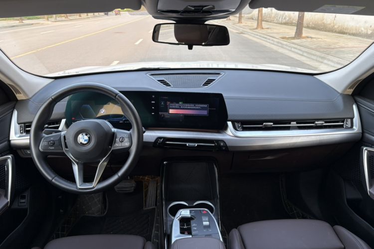 Used BMW X2 2024 sDrive25i M Sport Package Interior 2