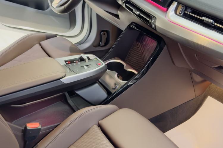 Used BMW X2 2024 sDrive25i M Sport Package Interior 3