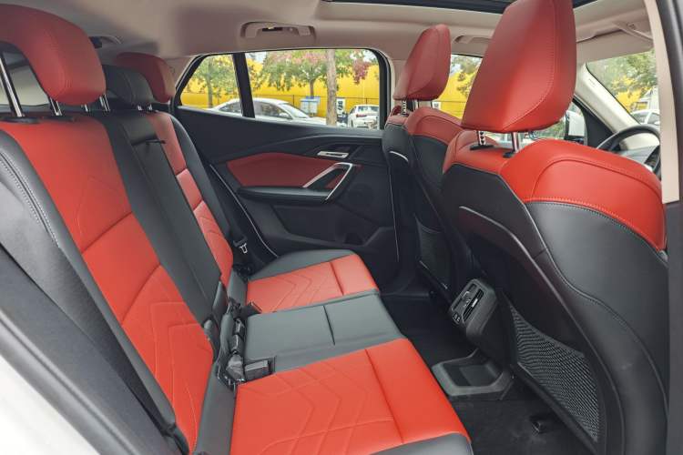 Used BMW X2 2024 sDrive25i M Sport Package Interior 9