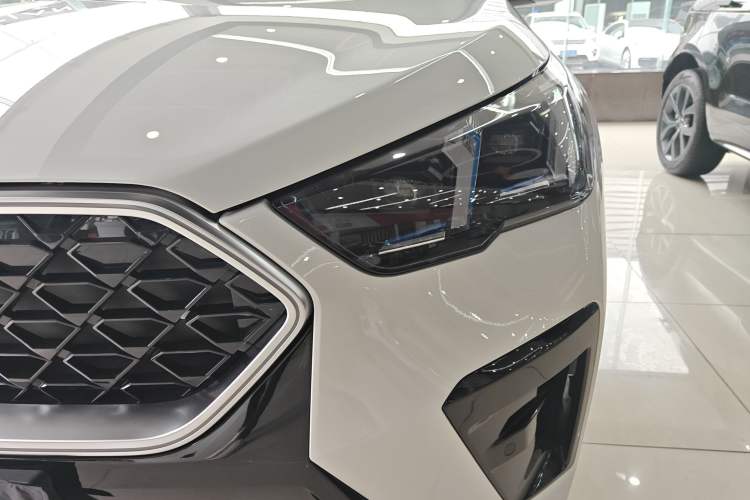 Used BMW X2 2024 sDrive25i M Sport Package Left Front Headlight
