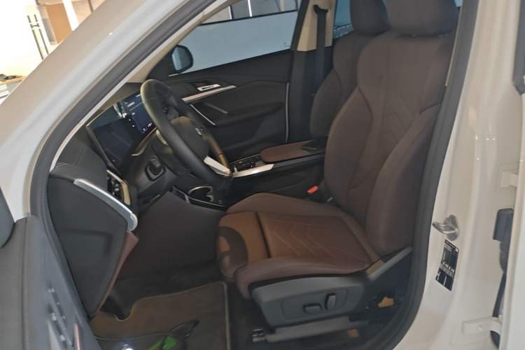 Used BMW X2 2024 sDrive25i M Sport Package Left Front Seat