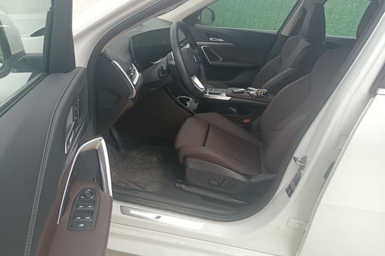 Used BMW X2 2024 sDrive25i M Sport Package Left Front Seat