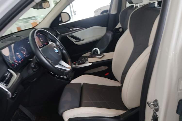 Used BMW X2 2024 sDrive25i M Sport Package Left Front Seat