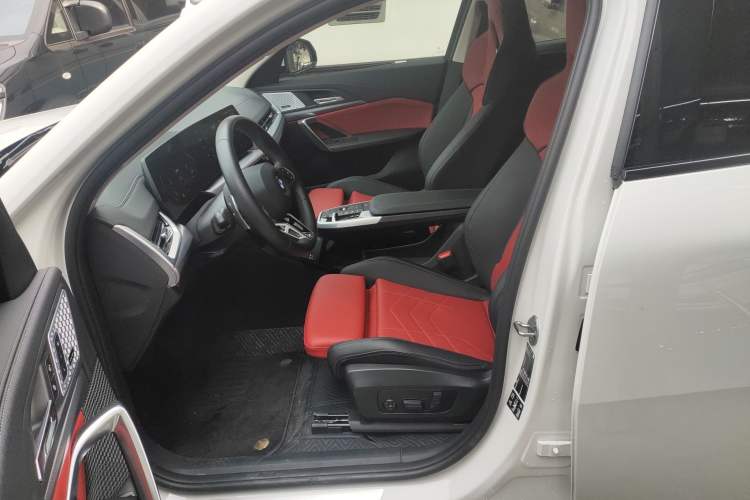 Used BMW X2 2024 xDrive25i M Sport Night Edition package Left Front Seat