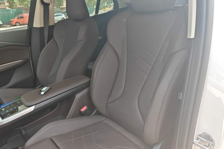 Used BMW X2 2024 sDrive25i M Sport Package Left Front Seat