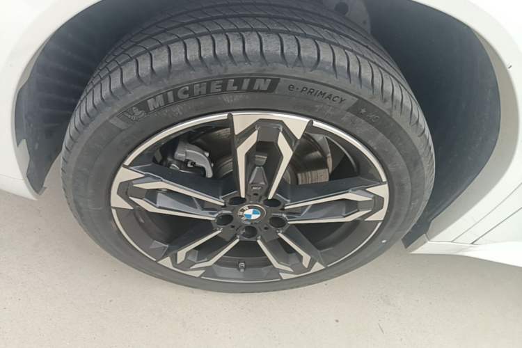 Used BMW X2 2024 sDrive25i M Sport Package Left Front Wheel Hub