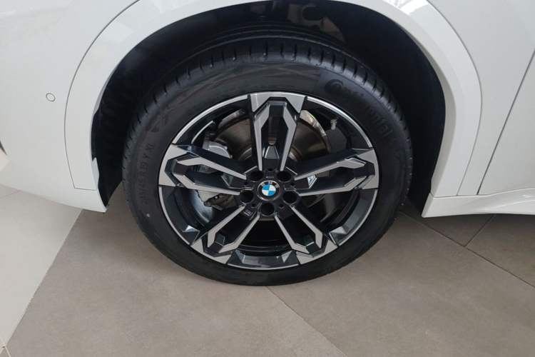 Used BMW X2 2024 sDrive25i M Sport Package Left Front Wheel Hub