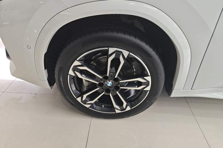 Used BMW X2 2024 sDrive25i M Sport Package Left Front Wheel Hub