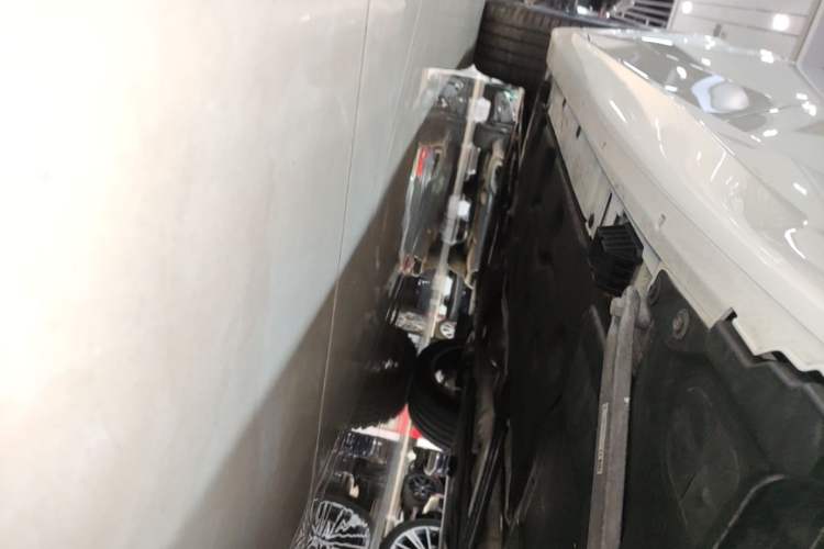 Used BMW X2 2024 sDrive25i M Sport Package Left Side Sill