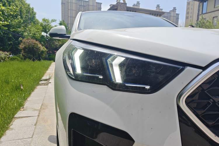 Used BMW X2 2024 sDrive25i M Sport Package Right Front Headlight