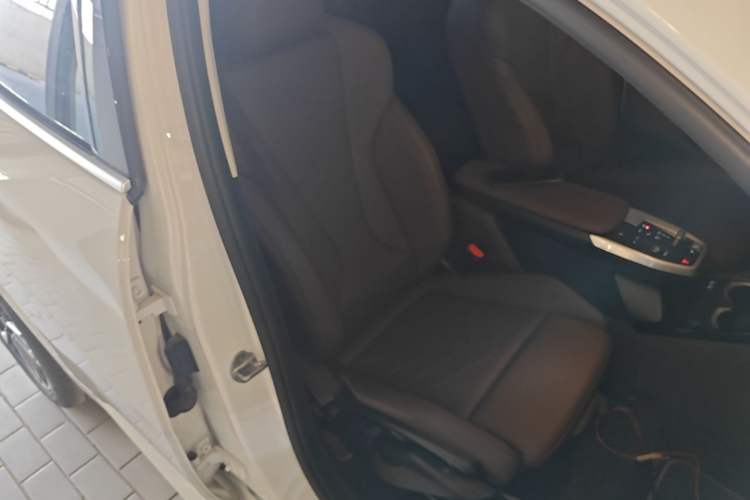 Used BMW X2 2024 sDrive25i M Sport Package Right Front Seat