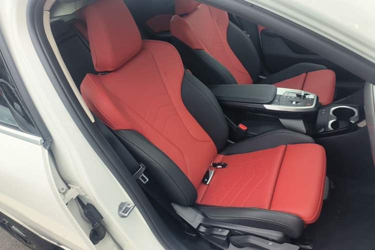 Used BMW X2 2024 sDrive25i M Sport Package Right Front Seat