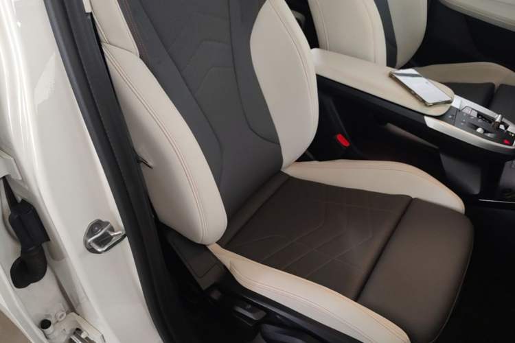 Used BMW X2 2024 sDrive25i M Sport Package Right Front Seat