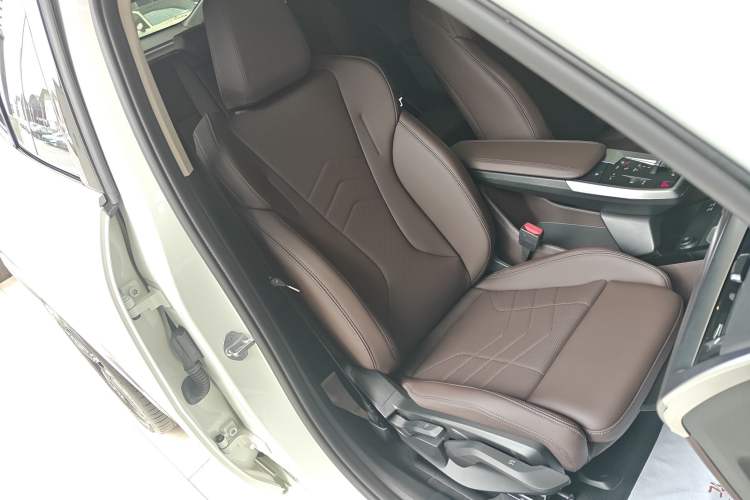 Used BMW X2 2024 sDrive25i M Sport Package Right Front Seat