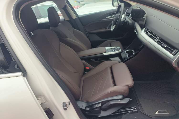 Used BMW X2 2024 sDrive25i M Sport Package Right Front Seat