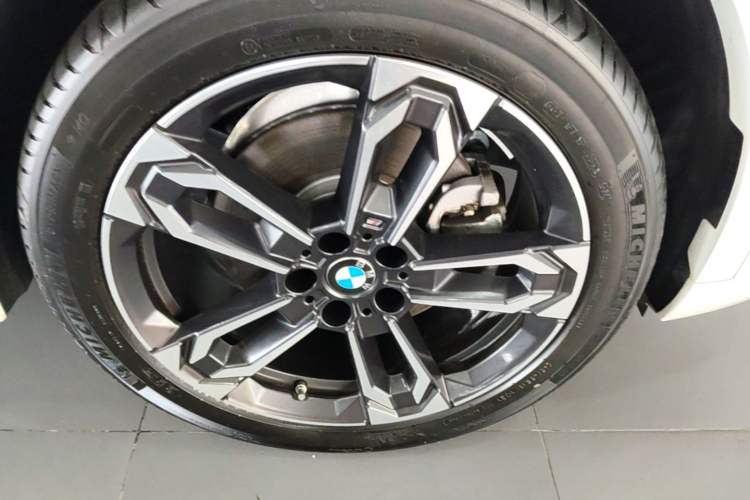 Used BMW X2 2024 sDrive25i M Sport Package Right Front Wheel Hub