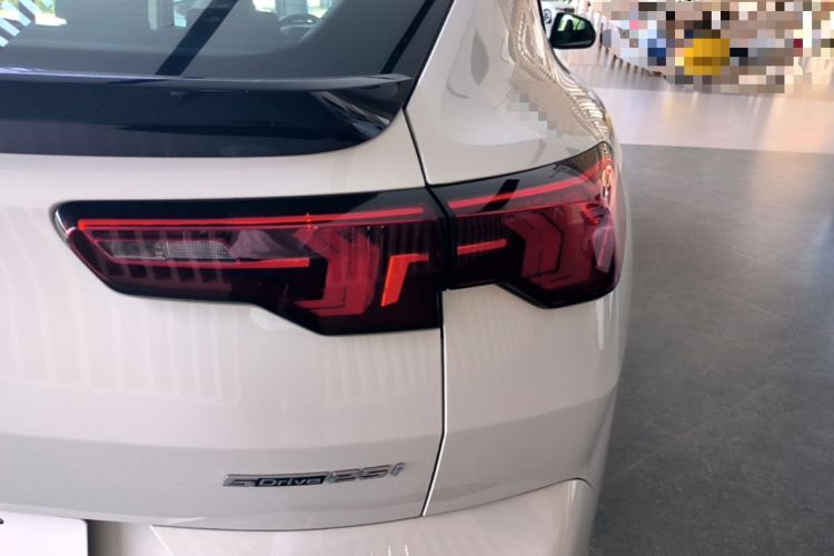 Used BMW X2 2024 sDrive25i M Sport Package Right Rear Taillight