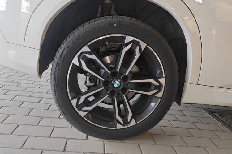 Used BMW X2 2024 sDrive25i M Sport Package Right Rear Wheel Hub