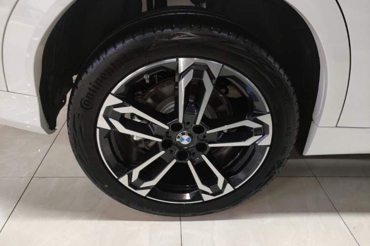 Used BMW X2 2024 sDrive25i M Sport Package Right Rear Wheel Hub