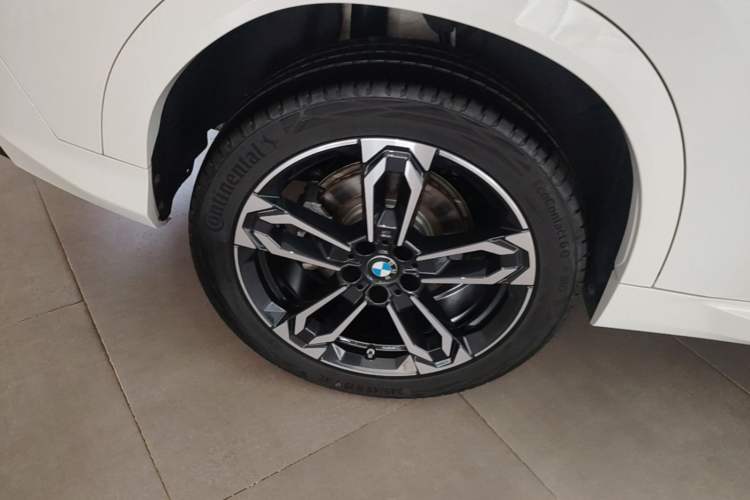 Used BMW X2 2024 sDrive25i M Sport Package Right Rear Wheel Hub