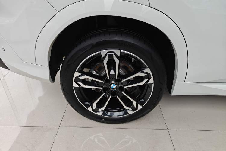 Used BMW X2 2024 sDrive25i M Sport Package Right Rear Wheel Hub