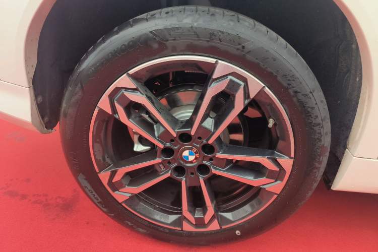 Used BMW X2 2024 sDrive25i M Sport Package Right Rear Wheel Hub