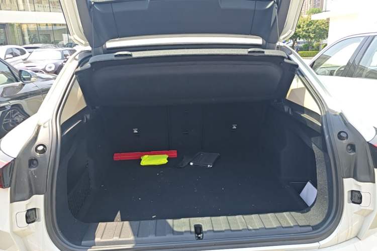 Used BMW X2 2024 sDrive25i M Sport Package Trunk
