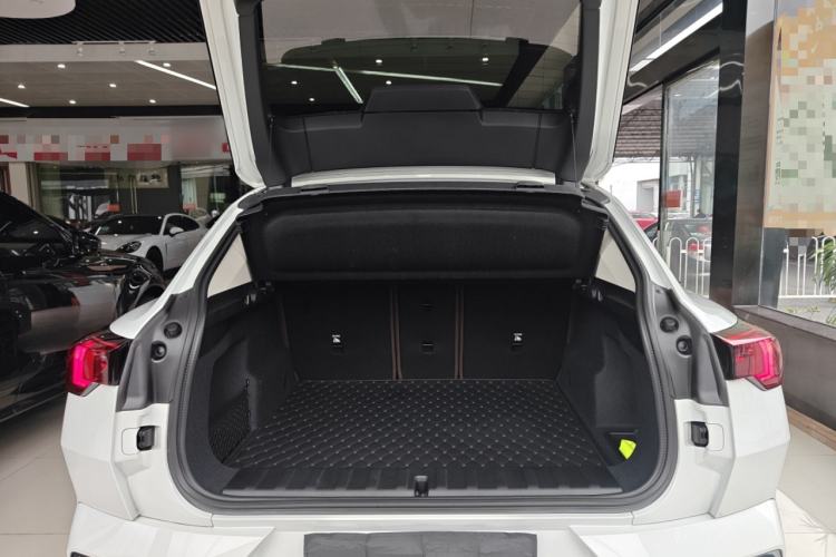 Used BMW X2 2024 sDrive25i M Sport Package Trunk